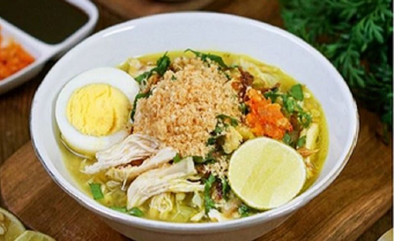 Soto Ayam Bu Elisa: Rasa yang Mengobati Rindu di Kalisabuk